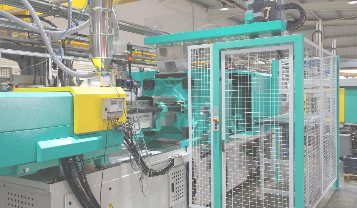 Pet injection moulding machine