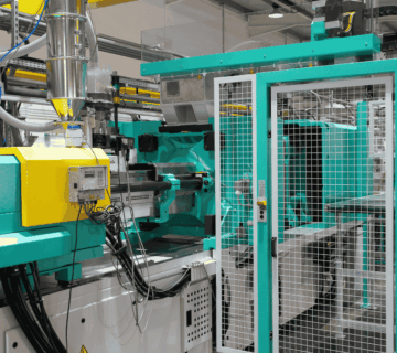 Plastic injection moulding machine