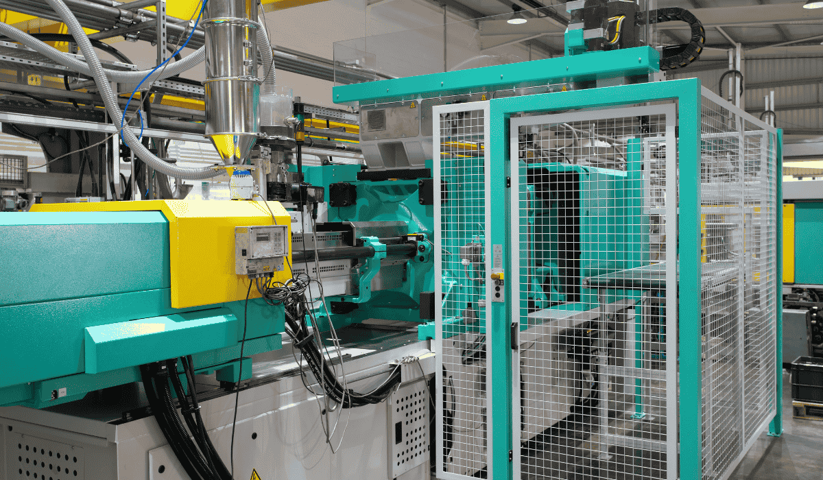 Plastic injection moulding machine